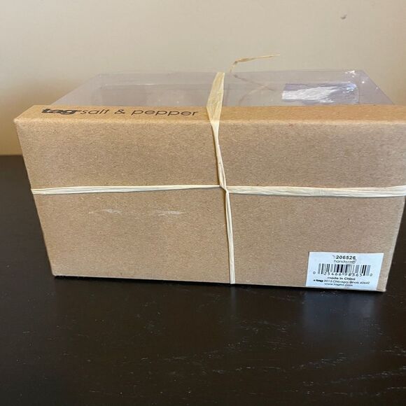 Tag Brand NIB Santa Claus Salt & Pepper Shakers - Picture 5 of 5